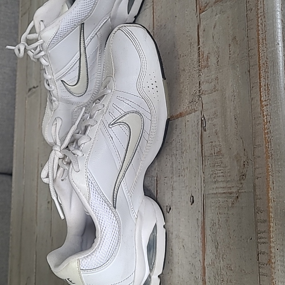 Nike size 10 - Picture 2 of 5